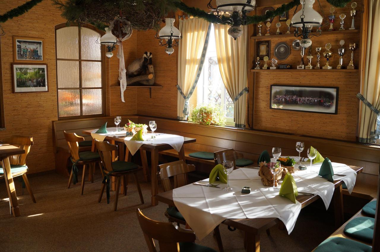 Wirtshaus & Pension "Zum Hammer" Neustadt  エクステリア 写真